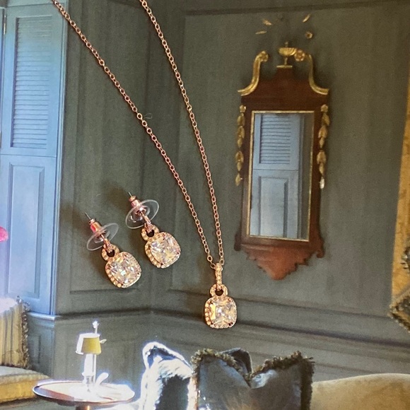 NWT Rose Gold Diamond Pendant Necklace & Earring Set - Picture 7 of 7